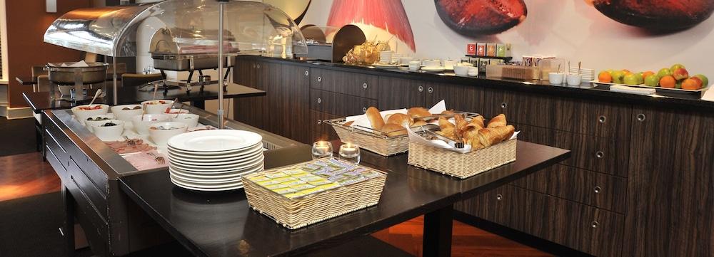 טרנוזן Hotel De Blaauwe Leeuw מראה חיצוני תמונה