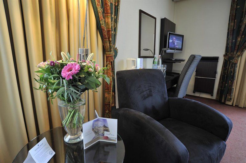 טרנוזן Hotel De Blaauwe Leeuw מראה חיצוני תמונה